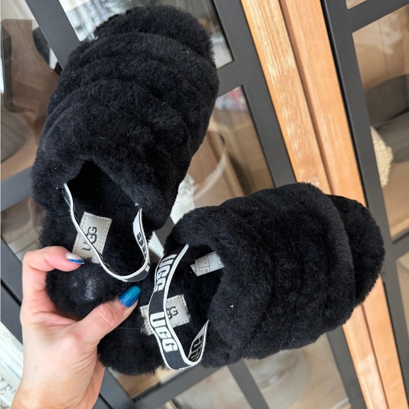 UGG girls Fluff Yeah Slippers slide on sandals faux fur kids fuzzy cozy house - Picture 13 of 13
